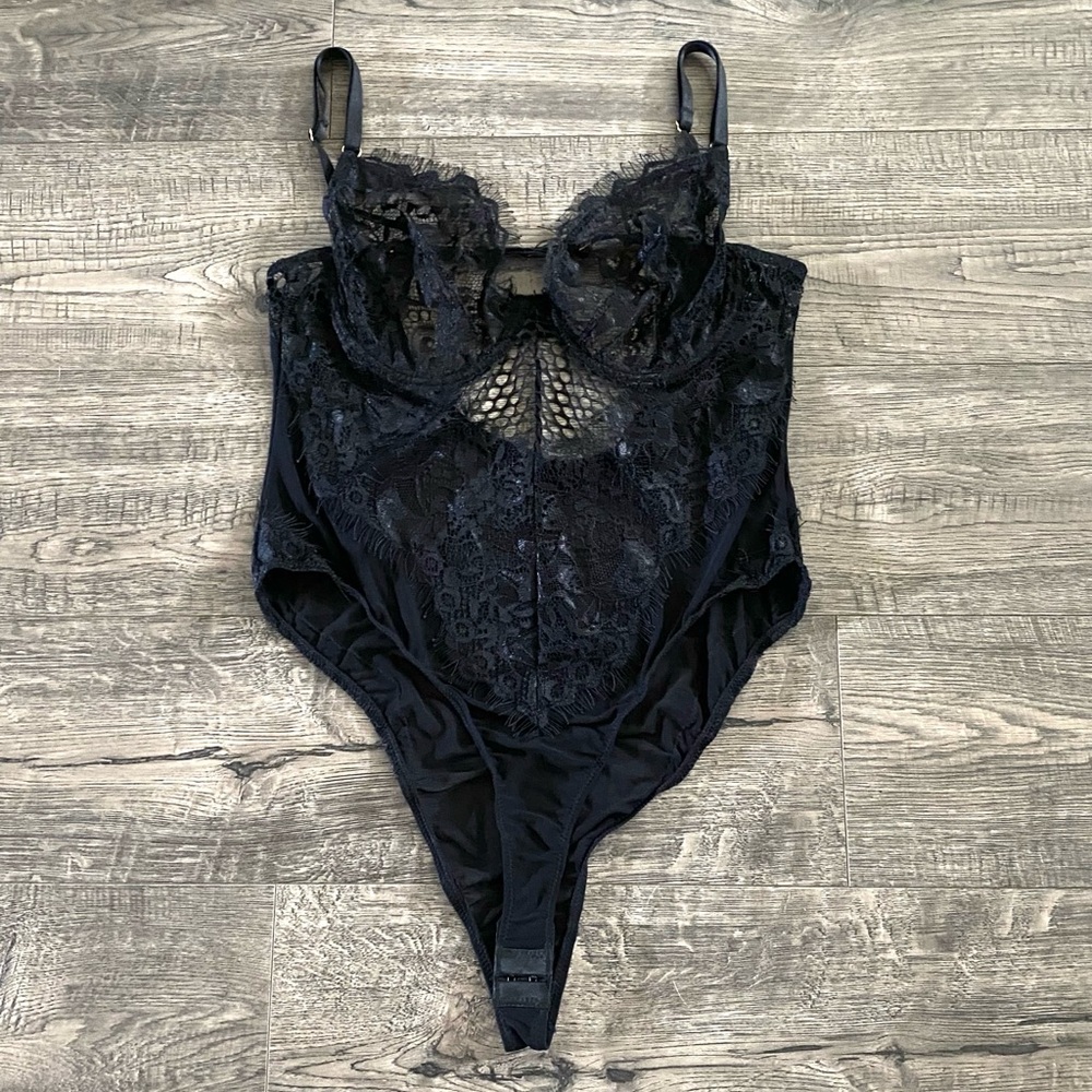 VS Lace Bodysuit